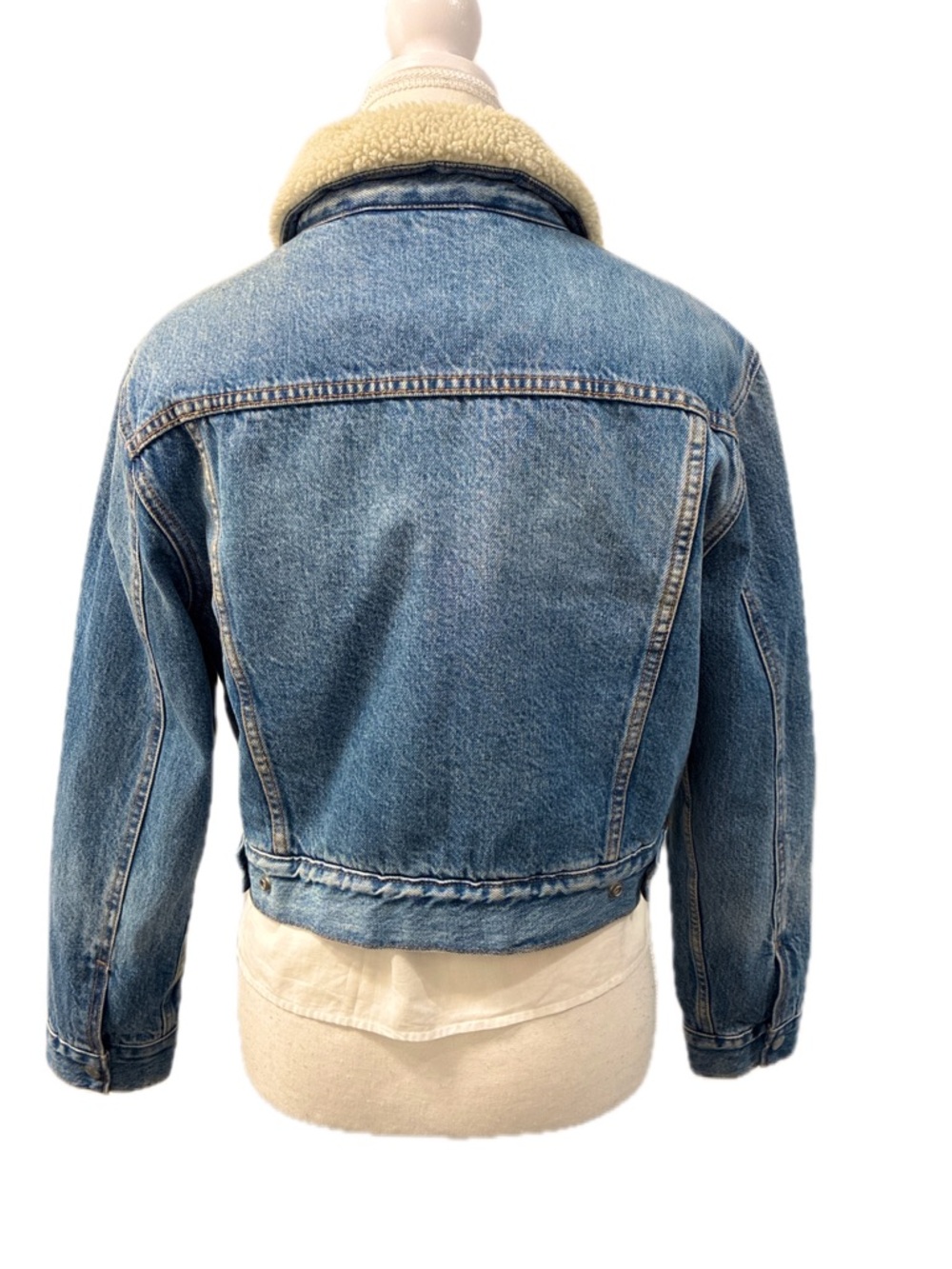 Denim Forum Cropped Sherpa Denim Jacket Light Blue Wash Size S - Picture 4 of 7